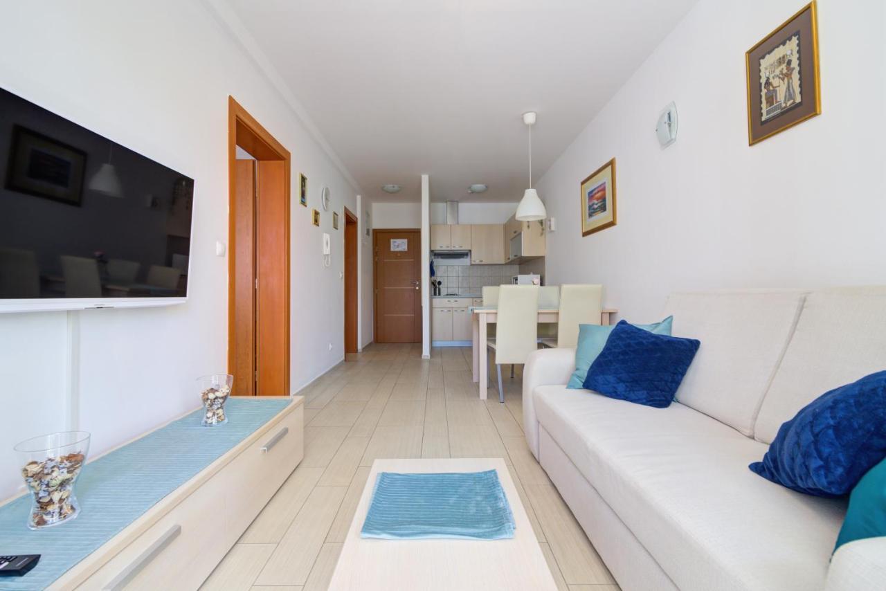 Modern Apartment Selce Bagian luar foto